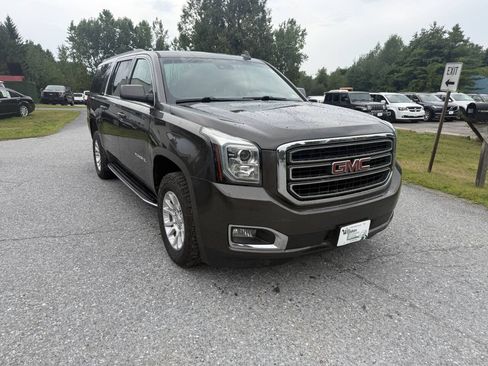 Used 2019 GMC Yukon XL SLT w/ Open Road Package AWD/4WD image 7