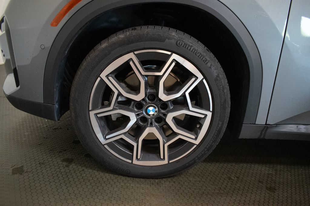 Used 2026 BMW X2 xDrive28i w/ Technology Package AWD/4WD image 9