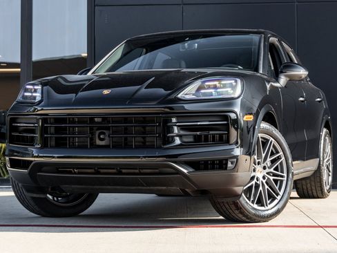 Certified 2025 Porsche Cayenne image 1