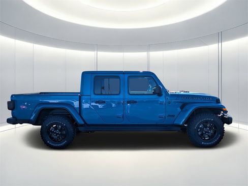 New 2025 Jeep Gladiator High Tide image 3