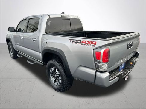 Used 2021 Toyota Tacoma TRD Off-Road w/ Technology Package image 9