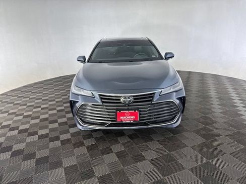 Used 2019 Toyota Avalon Limited w/ Advanced Safety Package FWD image 2
