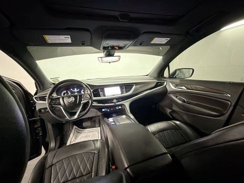 Used 2022 Buick Enclave Avenir w/ Avenir Technology Package FWD image 21