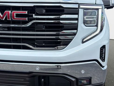 New 2026 GMC Sierra 1500 SLT w/ SLT Premium Plus Package AWD/4WD image 9