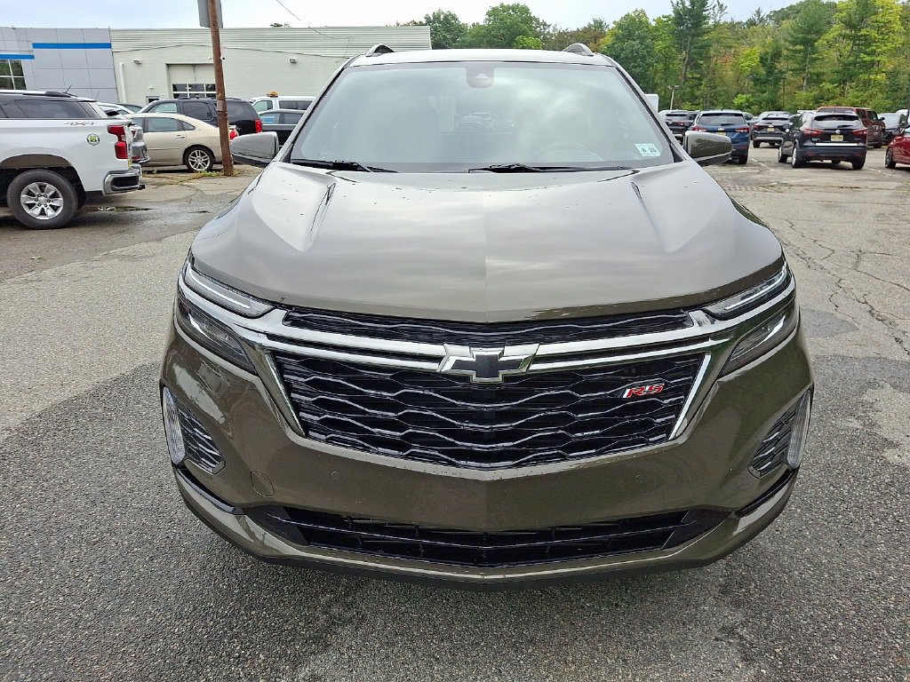 Used 2023 Chevrolet Equinox RS AWD/4WD image 2
