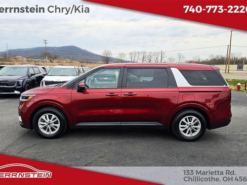 Used 2024 Kia Carnival LX image 4