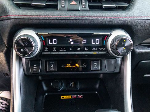 Used 2024 Toyota RAV4 XSE w/ Weather Package AWD/4WD image 33
