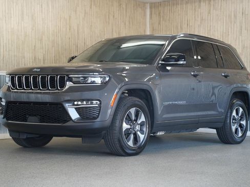 Used 2024 Jeep Grand Cherokee Limited 4xe AWD/4WD image 4