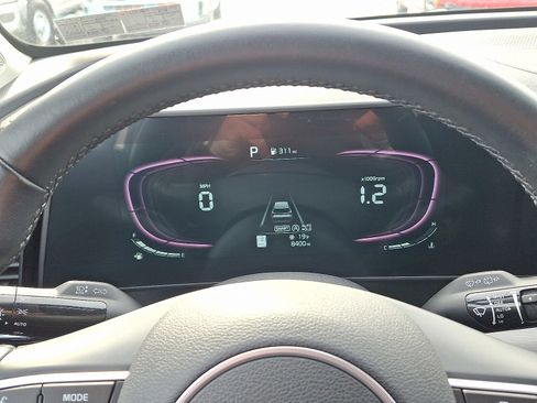 Used 2025 Kia Sportage EX image 18