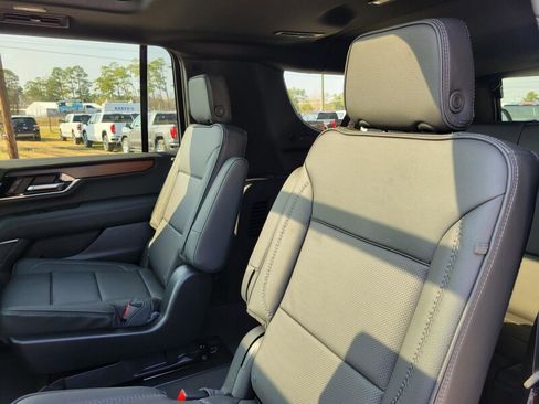 New 2026 GMC Yukon XL Denali w/ Denali Reserve Package RWD image 28