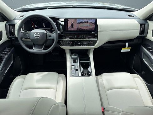 New 2026 Nissan Pathfinder SL FWD image 16