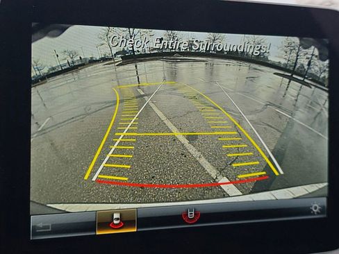 Certified 2019 Mercedes-Benz GLA 250 4MATIC image 28