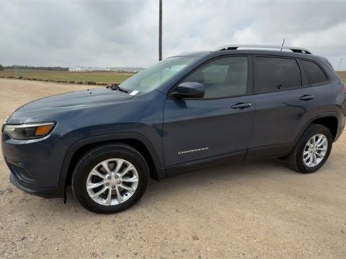 Used 2020 Jeep Cherokee Latitude image 4