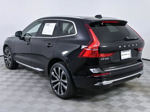 Used 2023 Volvo XC60 B5 Ultimate w/ Climate Package FWD image 4