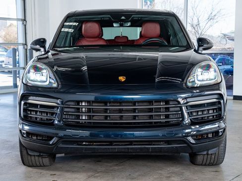 Used 2022 Porsche Cayenne Platinum Edition image 3