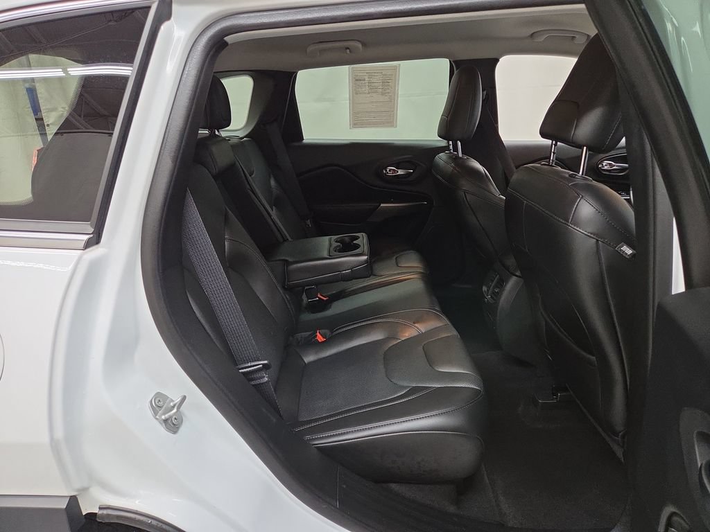 Used 2019 Jeep Cherokee Limited AWD/4WD image 11