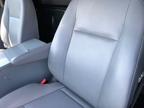 Used 2018 Ford Transit 250 148 Medium Roof RWD image 18