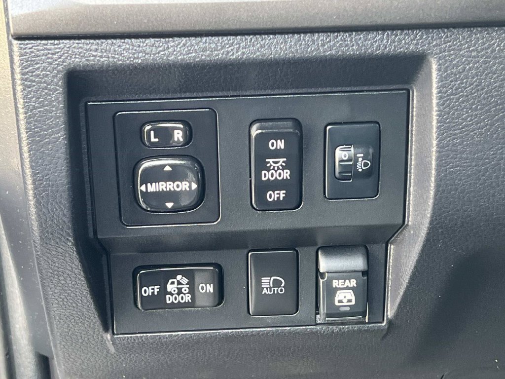 Used 2021 Toyota Tundra SR5 w/ SR5 Leather Package RWD image 25