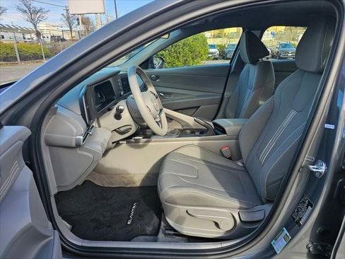 New 2026 Hyundai Elantra Sport FWD image 18