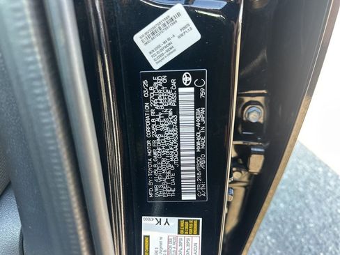 Used 2025 Toyota Prius LE image 33