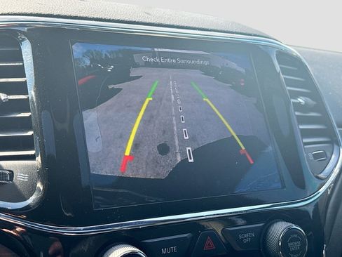 Used 2019 Jeep Grand Cherokee Altitude AWD/4WD image 14