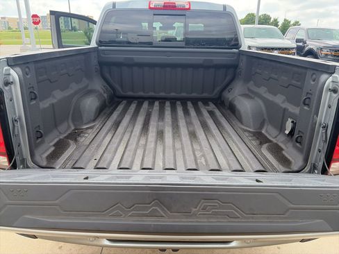 Used 2024 Chevrolet Colorado LT w/ LT Convenience Package III RWD image 27