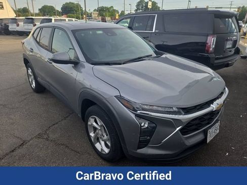 Used 2024 Chevrolet Trax LS w/ LS Convenience Package FWD image 1