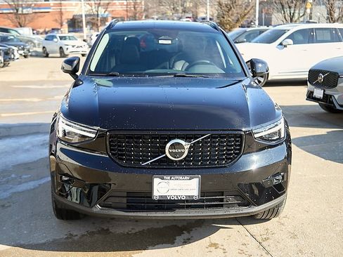 New 2026 Volvo XC40 B5 Plus w/ Climate Package image 5