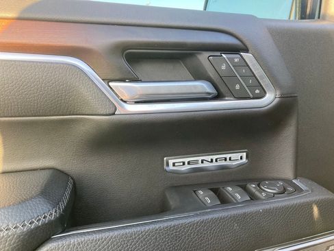 Used 2025 GMC Sierra 1500 Denali AWD/4WD image 11
