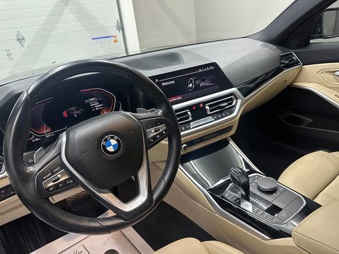 Used 2019 BMW 330i Sedan w/ Driving Assistance Package image 18