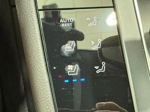 New 2025 Porsche Macan image 22