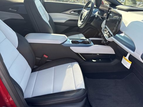 New 2026 Chevrolet Equinox EV LT image 12