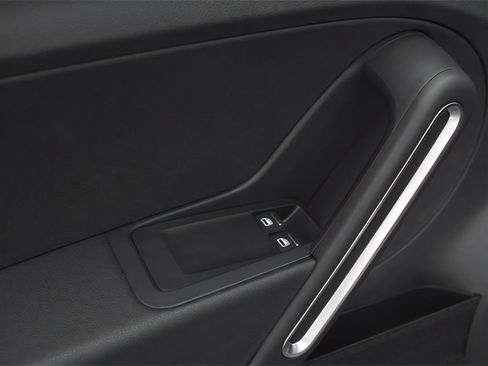 Used 2013 Volkswagen Beetle 2.0T image 13