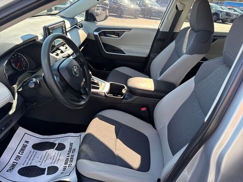 Used 2022 Toyota RAV4 XLE image 9
