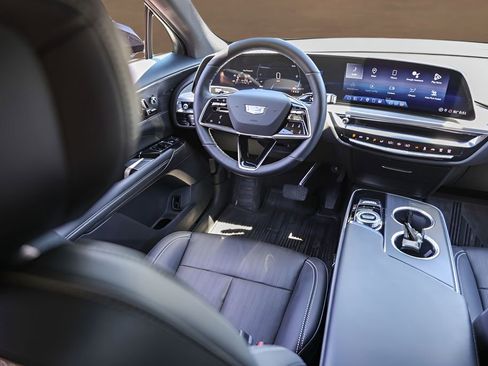 Certified 2024 Cadillac Lyriq Sport AWD/4WD image 27