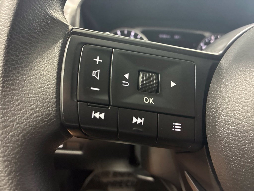 Used 2024 Nissan Rogue SV FWD image 21