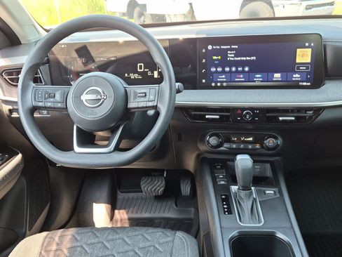 Used 2026 Nissan Kicks SV w/ Charging Package FWD image 30