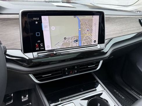 New 2025 Volkswagen Atlas SEL Premium R-Line image 24