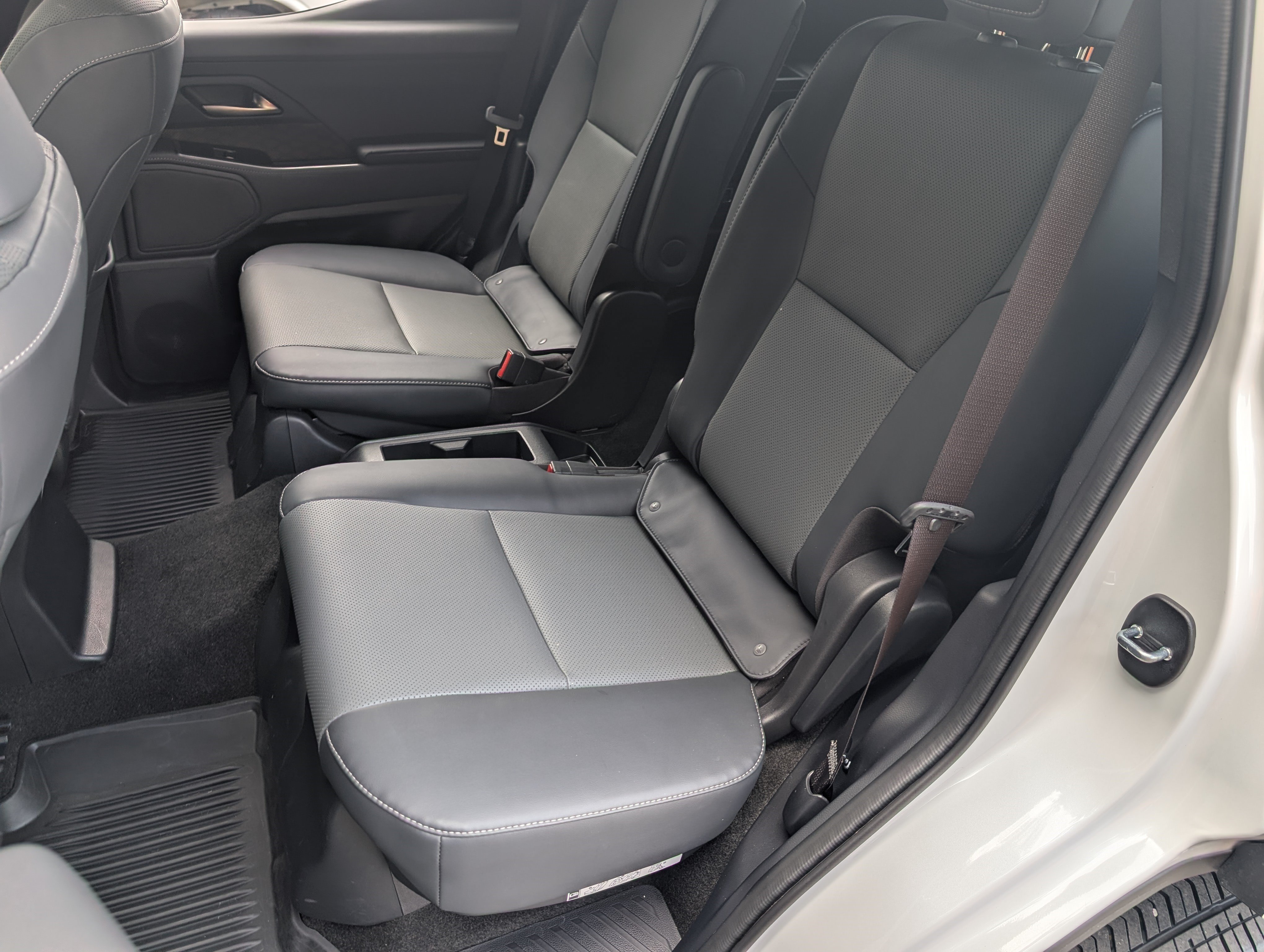 Used 2026 Lexus GX 550 w/ Accessory Package (2T) AWD/4WD image 18