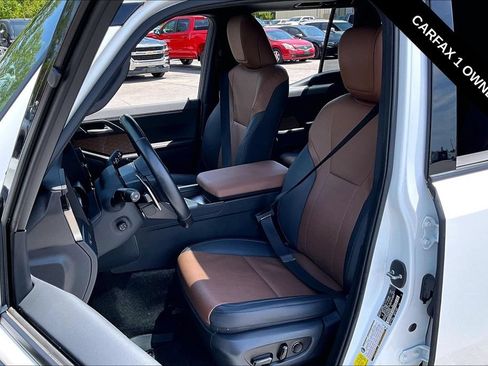 Used 2024 Lexus GX 550 w/ Cold Area Package AWD/4WD image 21