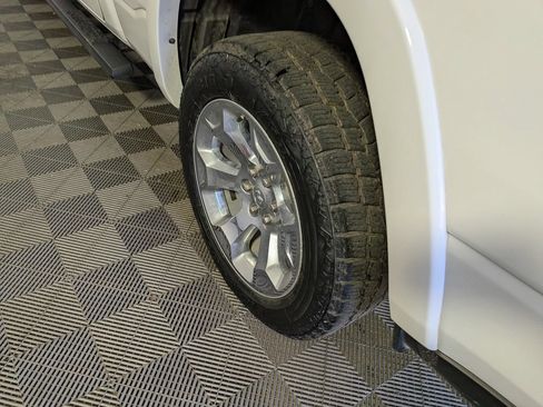 Certified 2025 RAM 1500 Big Horn AWD/4WD image 13