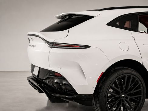 Used 2026 Aston Martin DBX 707 AWD/4WD image 11