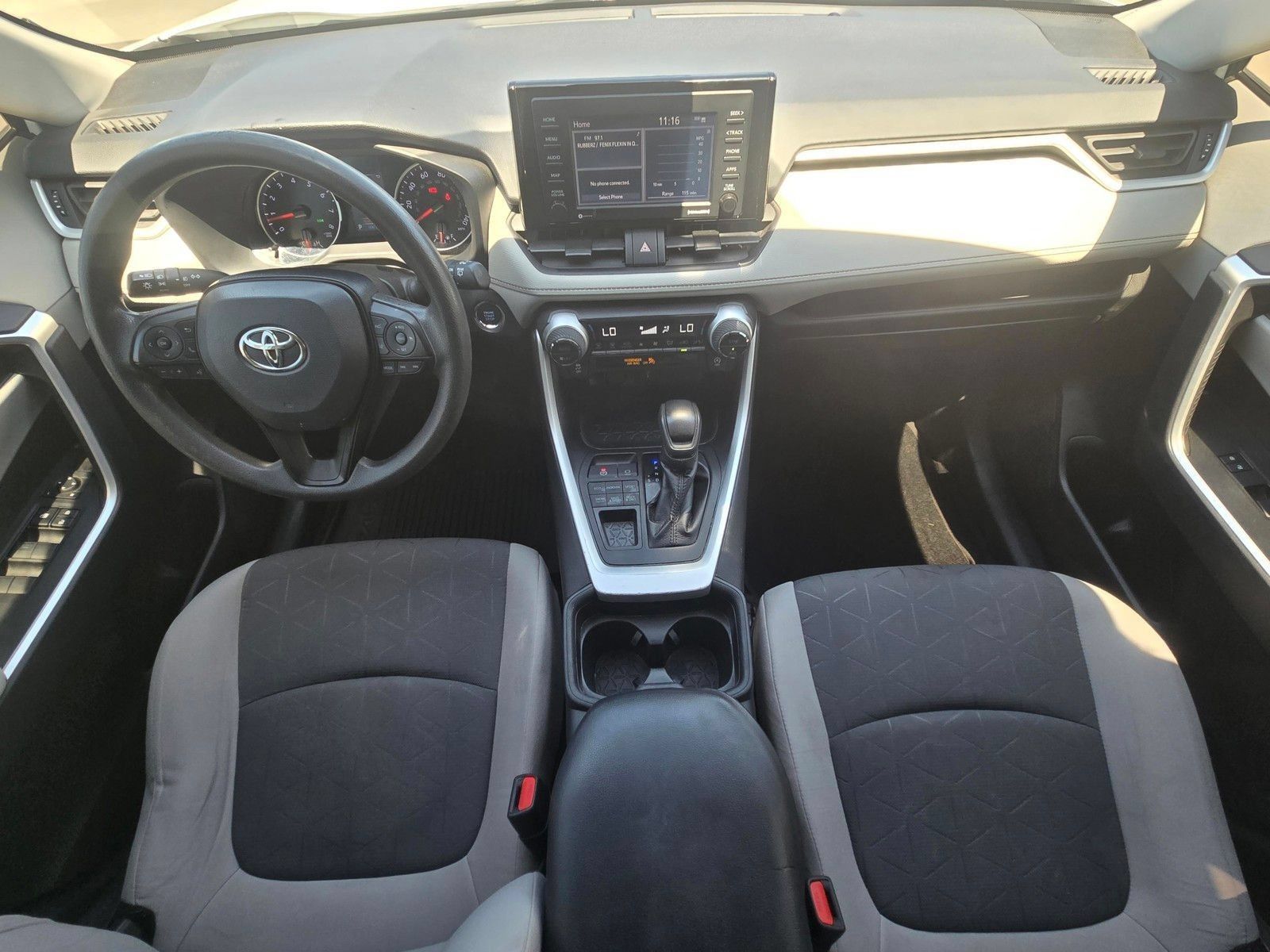Used 2021 Toyota RAV4 XLE AWD/4WD image 9