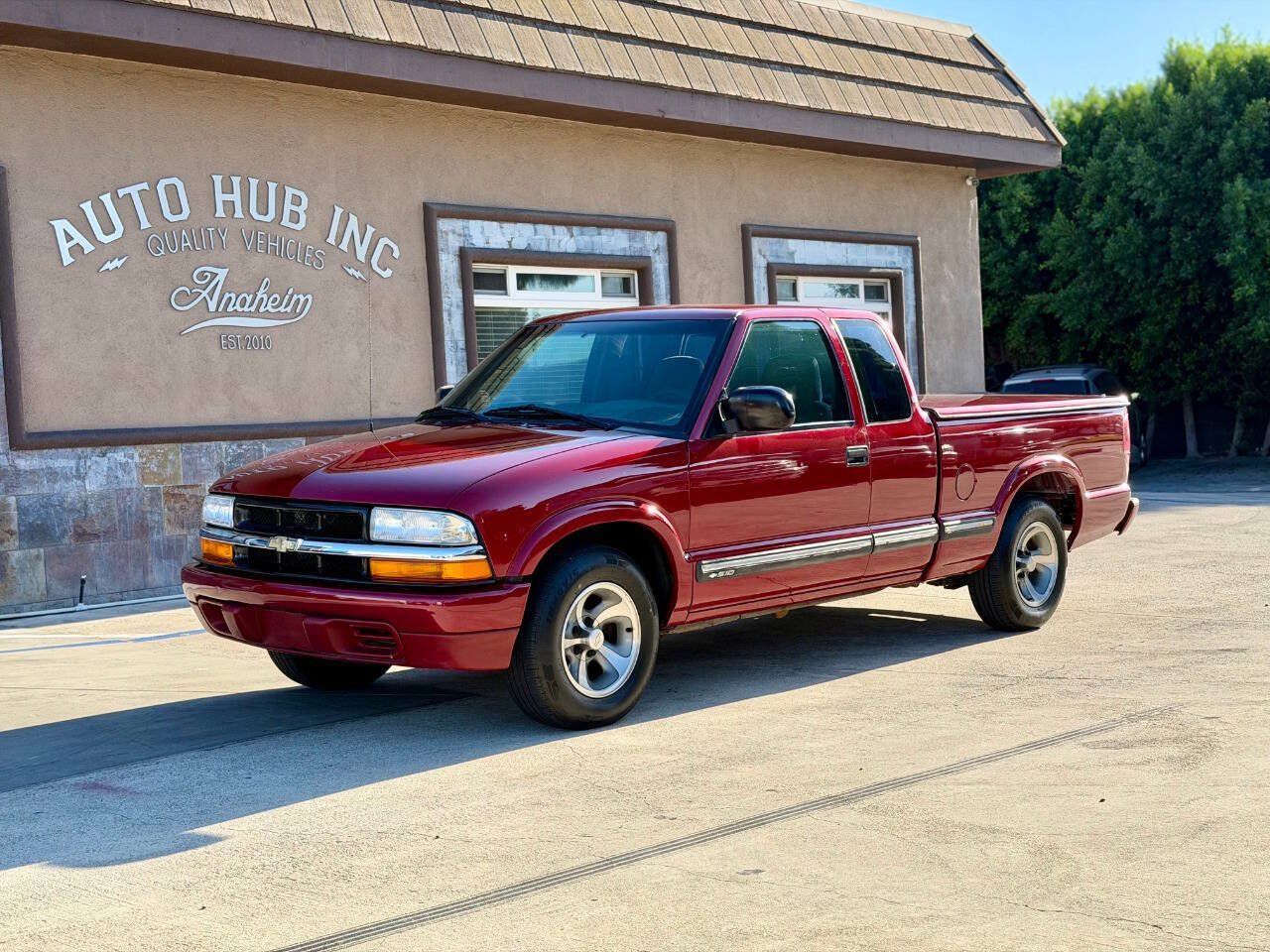 Used 2001 Chevrolet S10 Pickup LS w/ Preferred Equipment Group RWD image 1