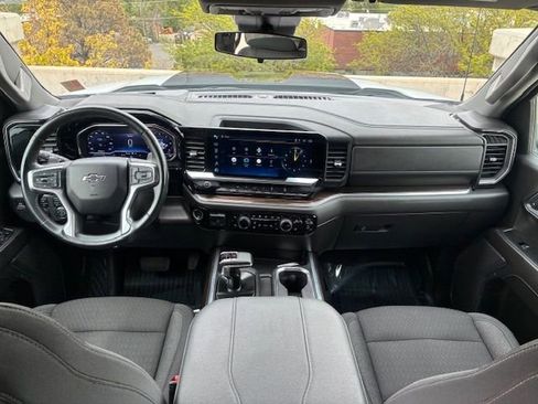 Used 2024 Chevrolet Silverado 1500 LT Trail Boss w/ Protection Package AWD/4WD image 15