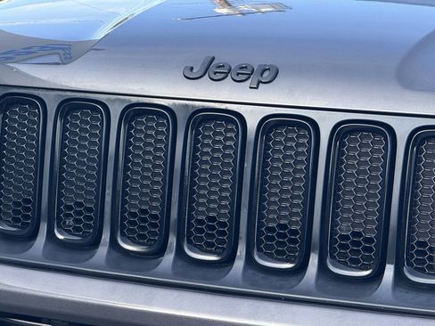 Used 2017 Jeep Renegade Altitude image 21
