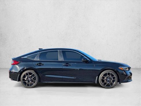 Used 2024 Honda Civic Sport Touring image 4