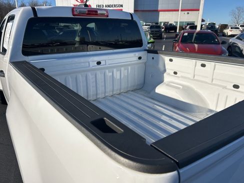 Used 2022 Chevrolet Colorado W/T image 12