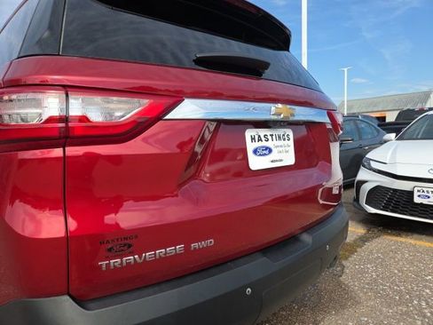 Used 2019 Chevrolet Traverse LT w/ LT Premium Package image 5