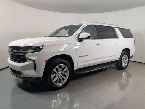 Used 2022 Chevrolet Suburban LT RWD image 3
